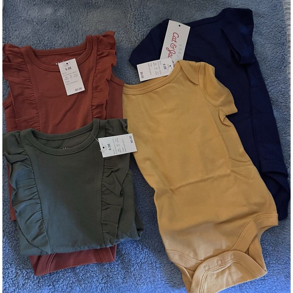 Cat & Jack Girls 4 Pack Short Sleeve & Sleeveless Bodysuits 0-3 months B1